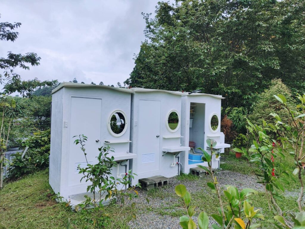 五峰鄉雲頂杉林露營區